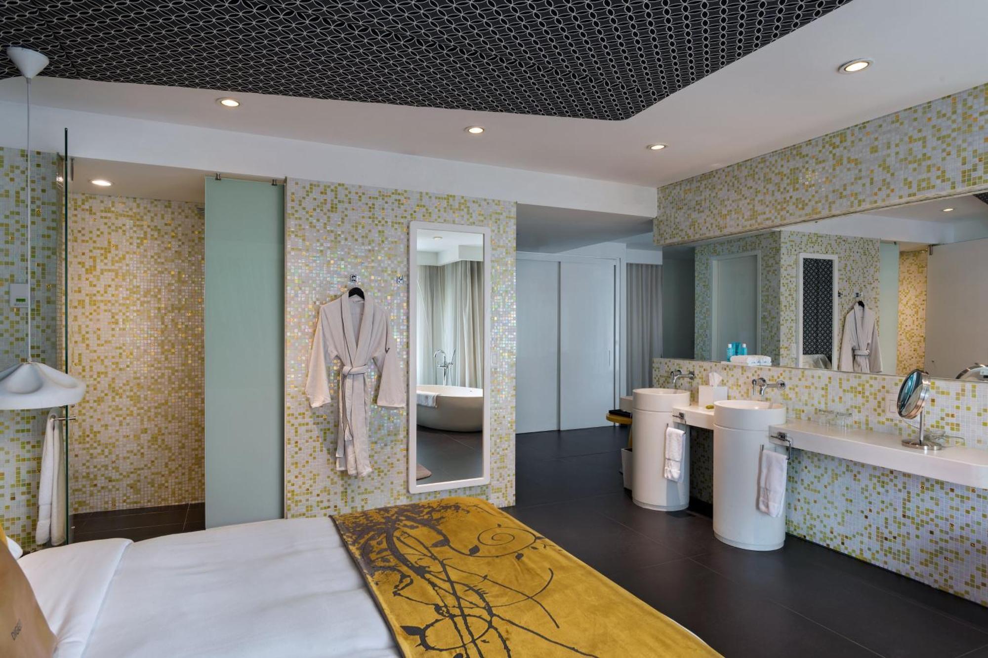 Hotel W 5*