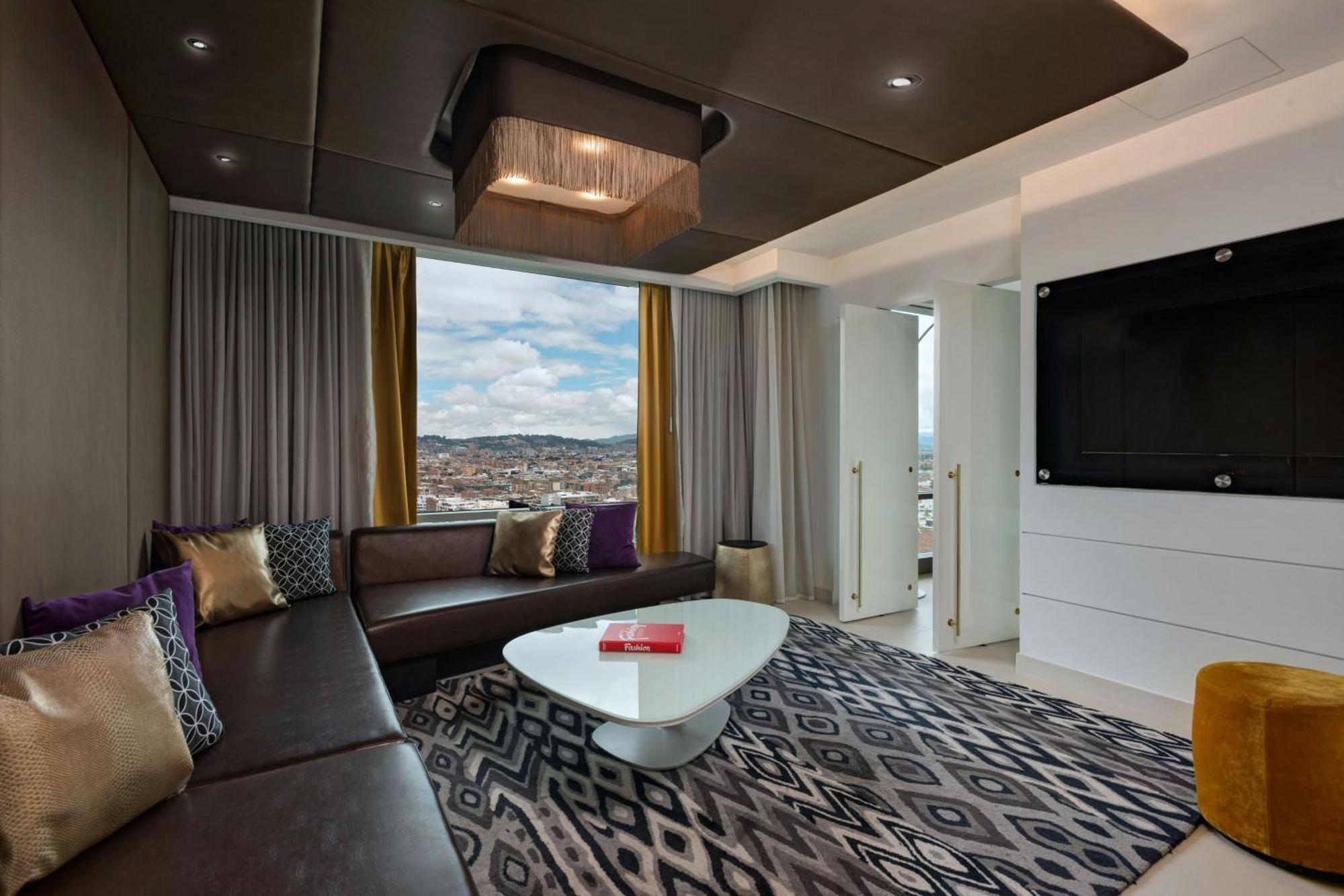 W 5* Bogotá