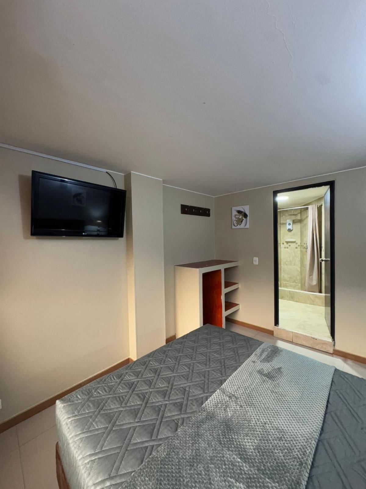Hostelfc Marly Pensión *
