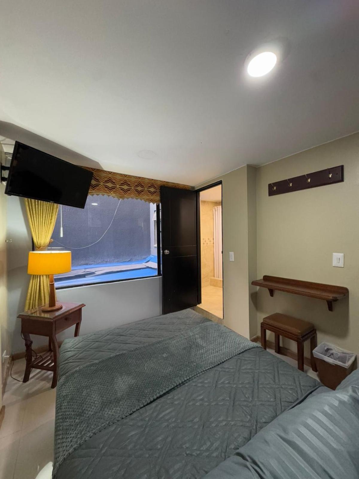 Hostelfc Marly Pensión