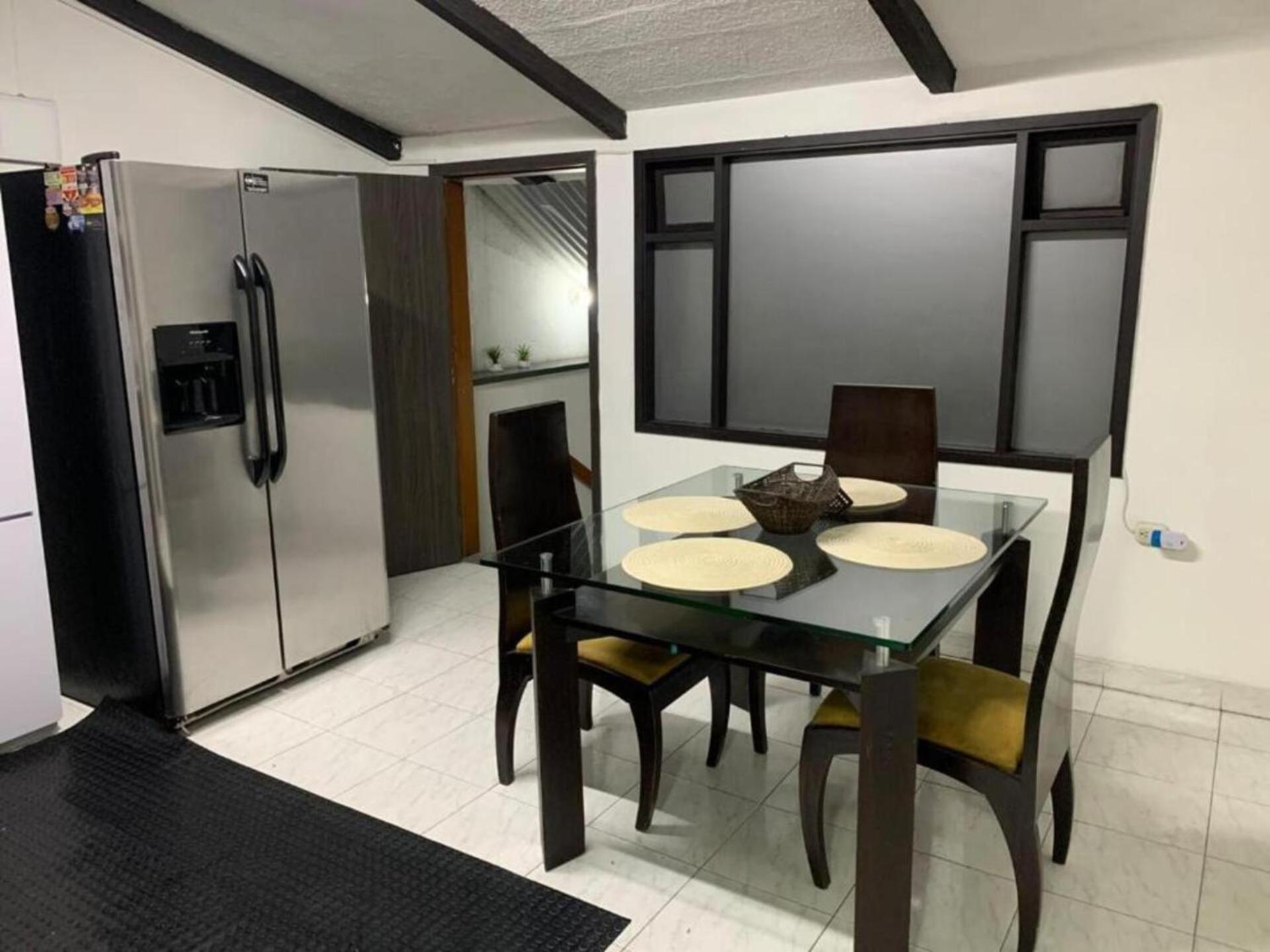 Casa Colonial La Esperanza-Min 3 Huespedes-Aeropuerto 5 Minutos * Bogotá