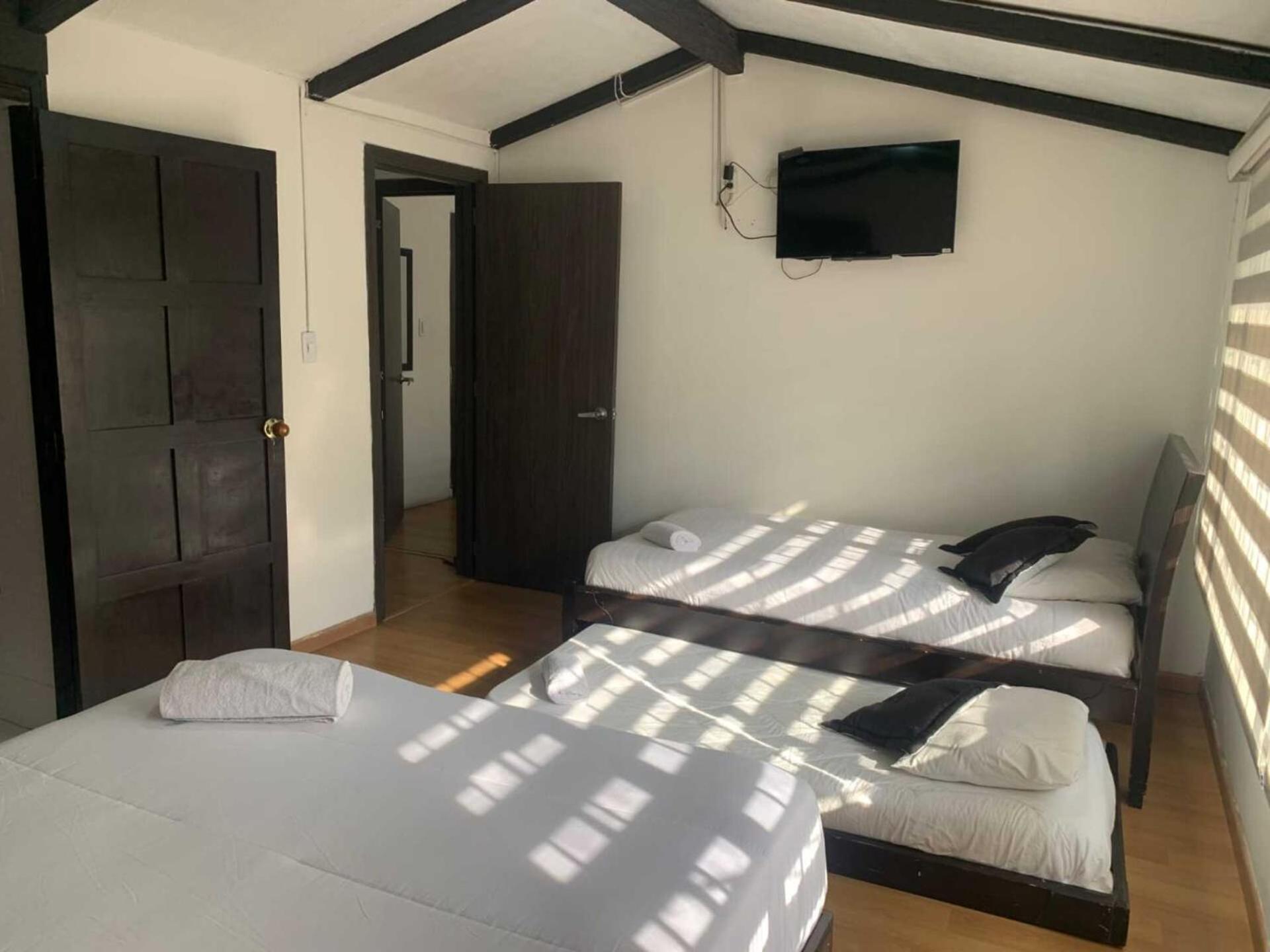 Casa Colonial La Esperanza-Min 3 Huespedes-Aeropuerto 5 Minutos Сasa de vacaciones Bogotá