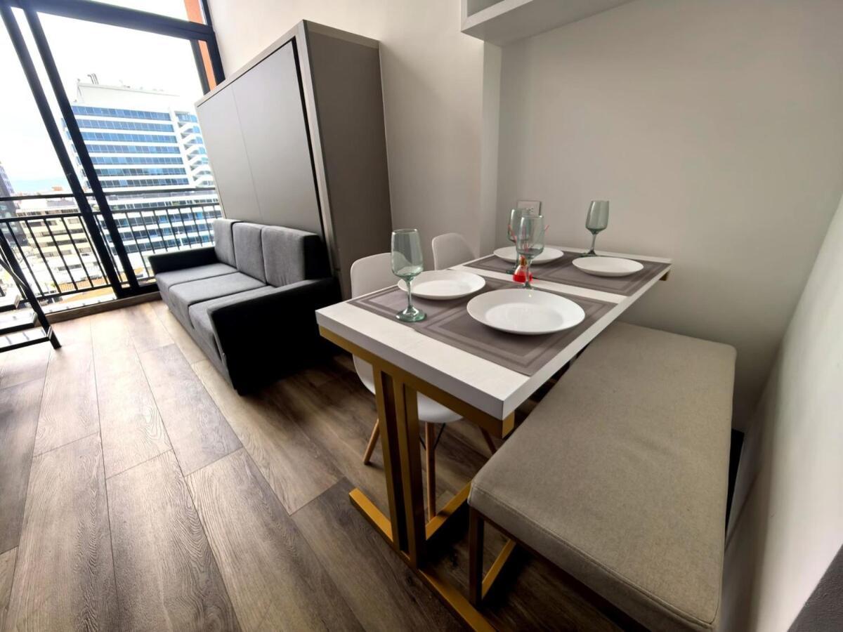 Moderno Apartaestudio, Chico Taj97 *
