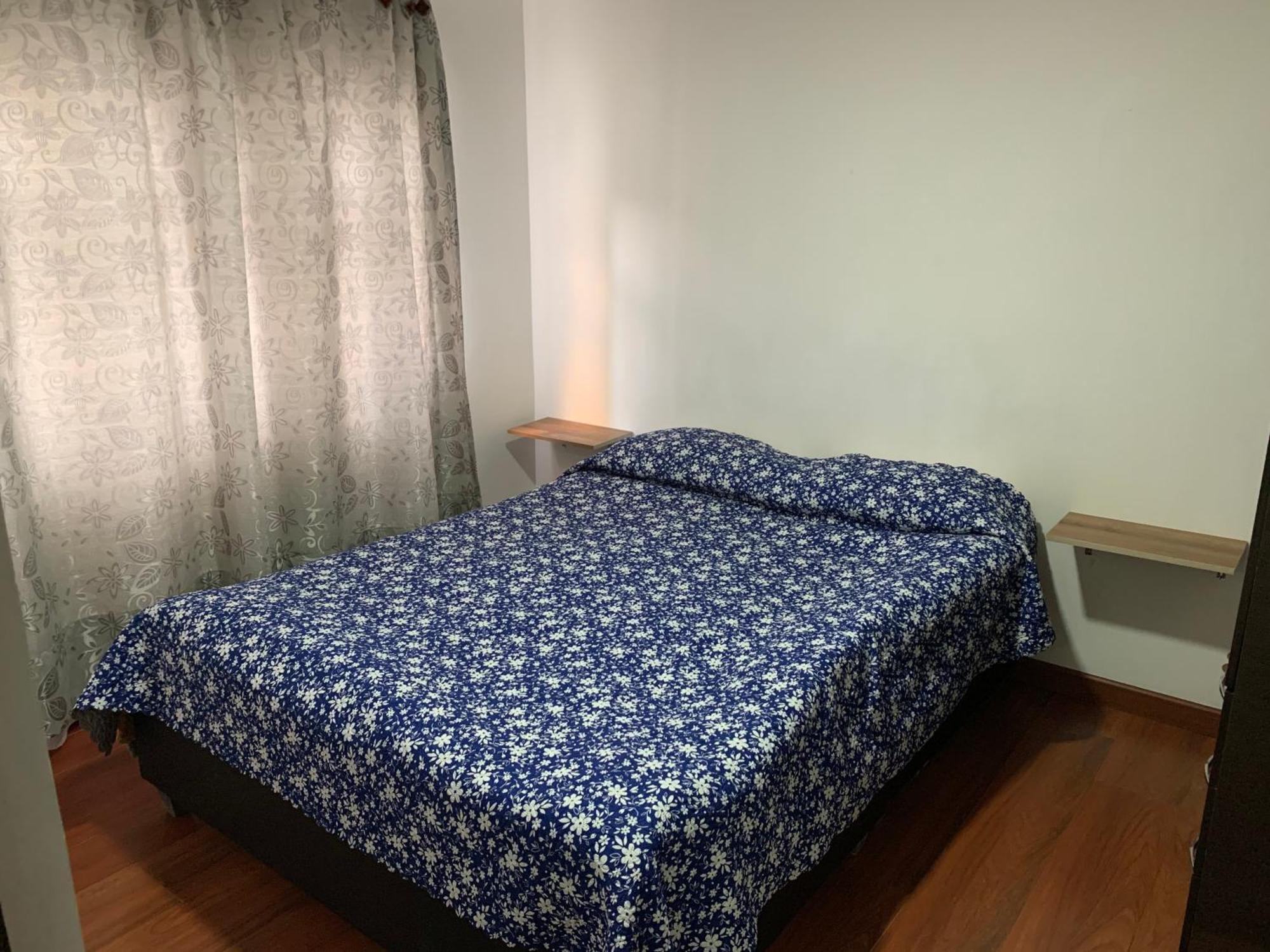 Cerca Del Centro Comercial Titan. 300 Apartamento