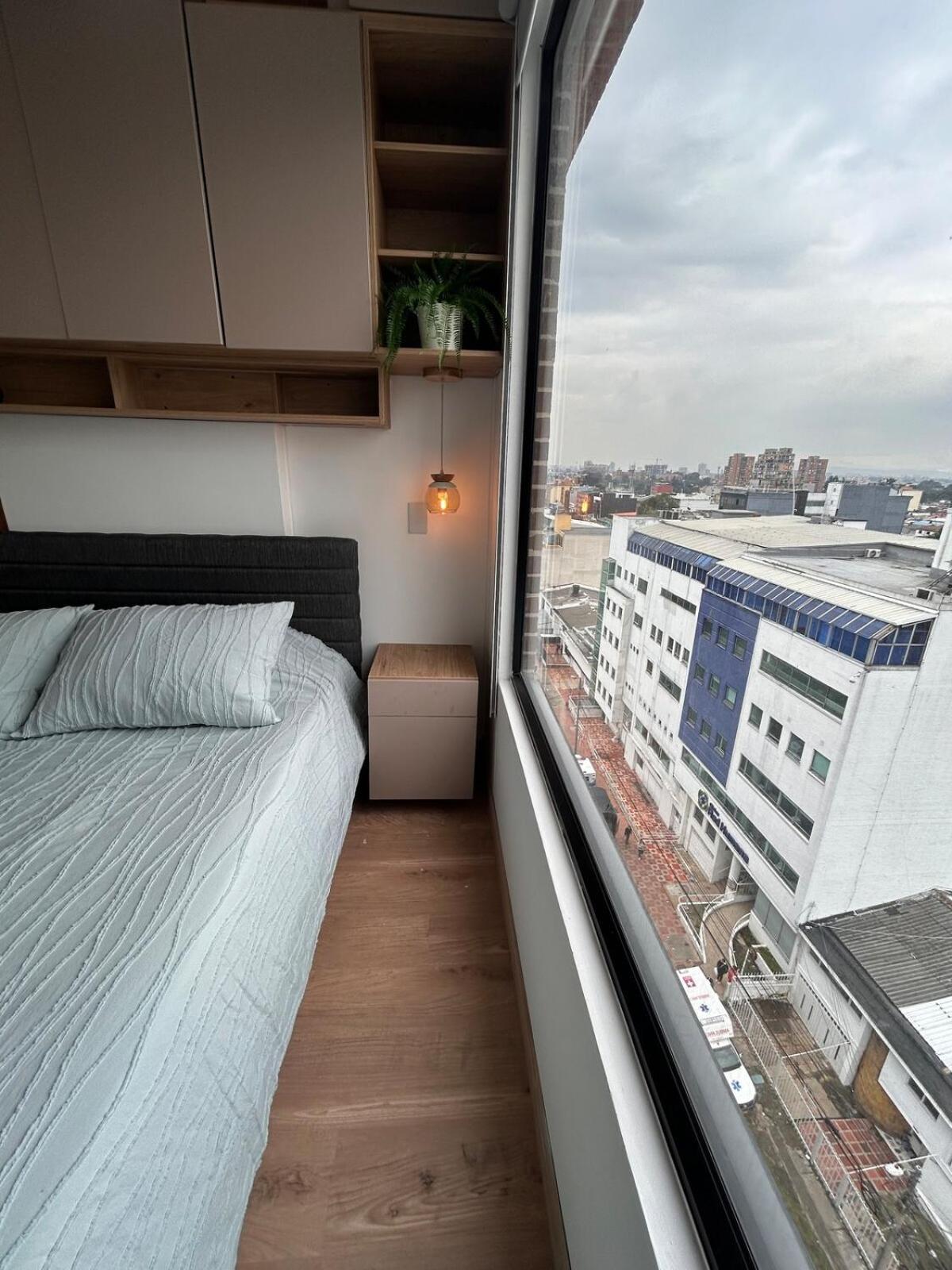Business Calle 100 By Tsi Management *