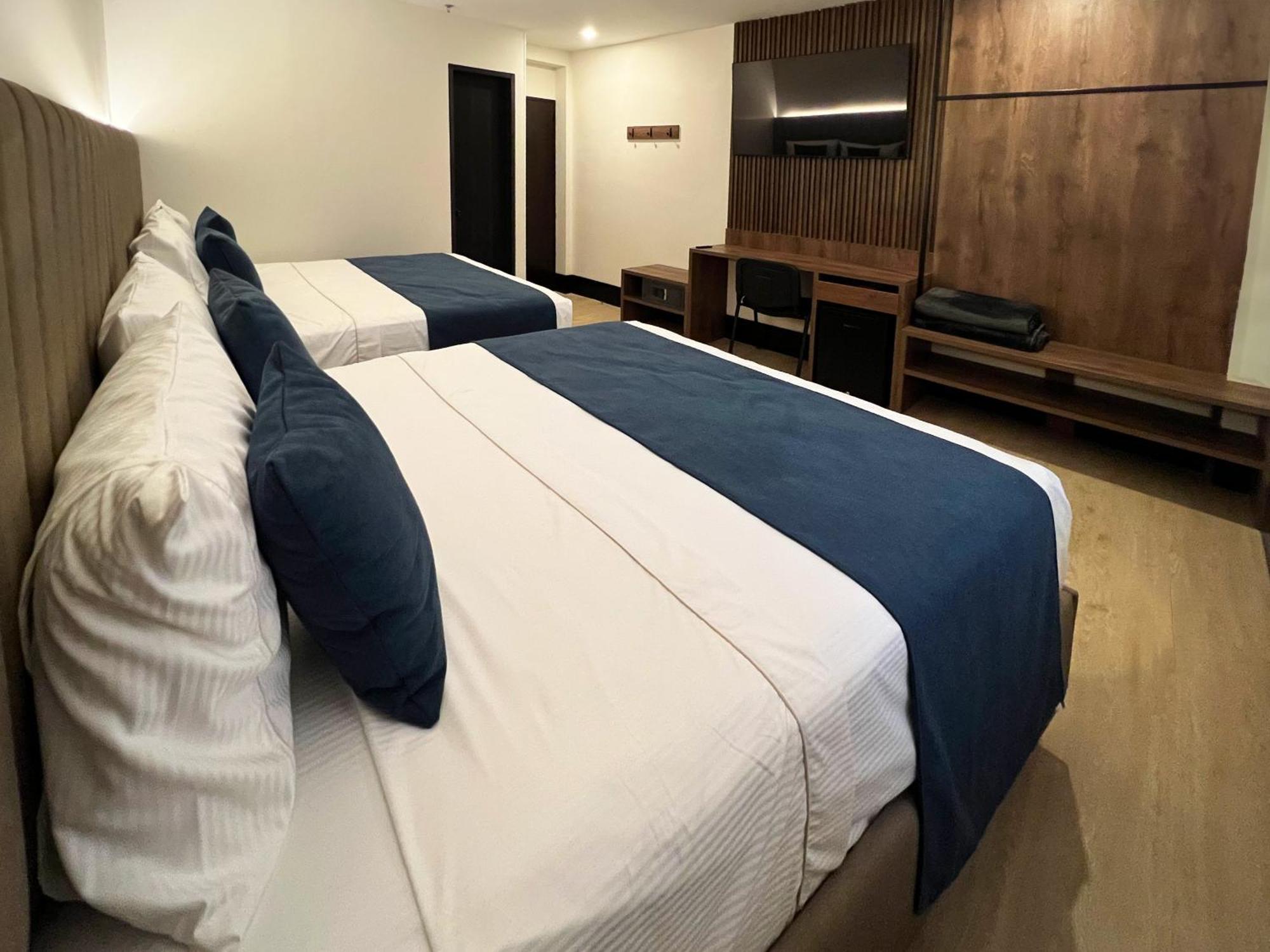 Continental Byhours Hotel 3*