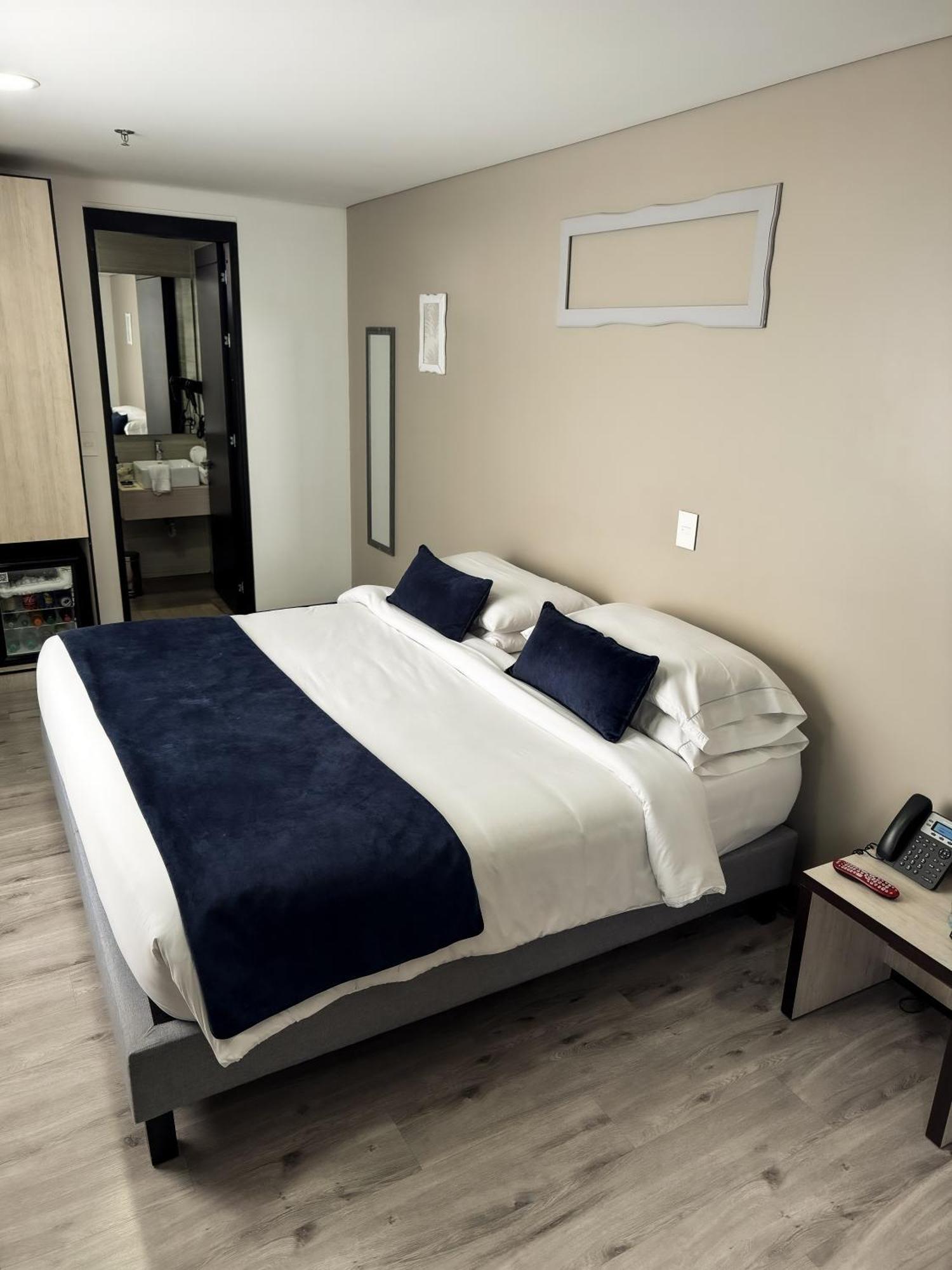 Hotel Wlh Silver Corferias Bogotá