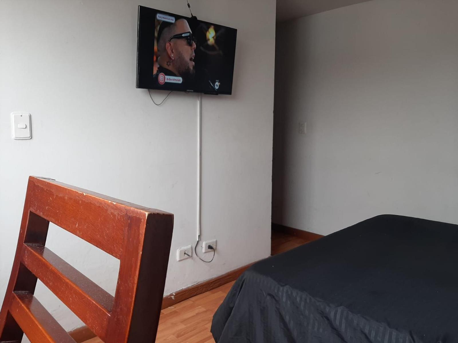 Sector De Corferias , Y , A 10 Cuadras Embajada Americana , Cerca Al , G 12 , Universidad Nacional , Aeropuerto A 2 Cuadras Estacion Ciudad Universitaria Marque-tresdiecisietecincoveintisieteveintiseistreintayuno *