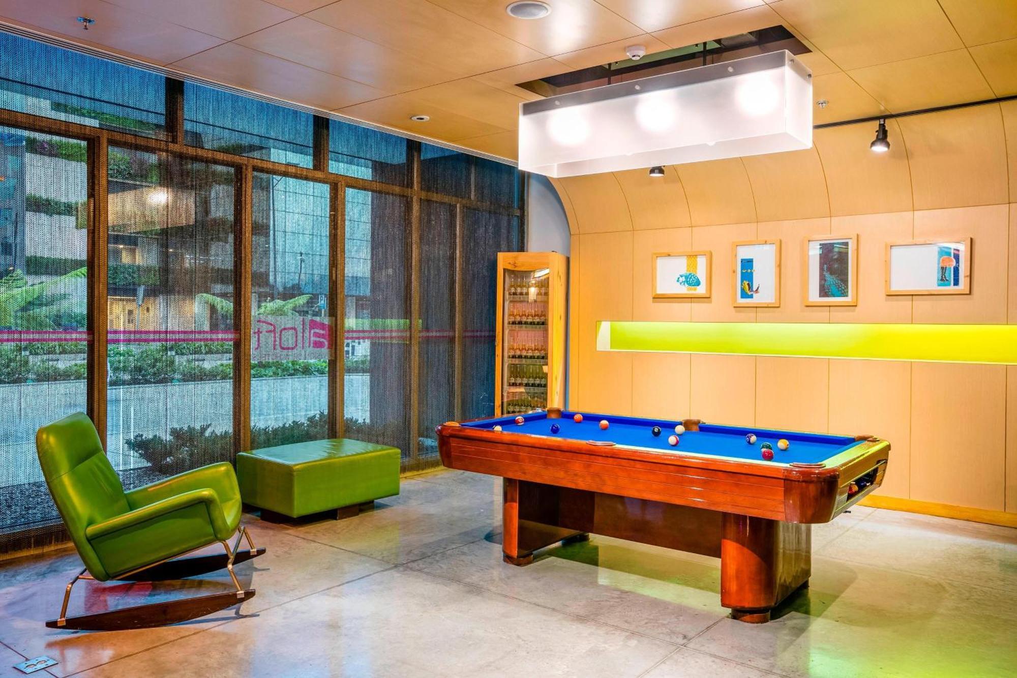 Aloft Airport Hotel 4*