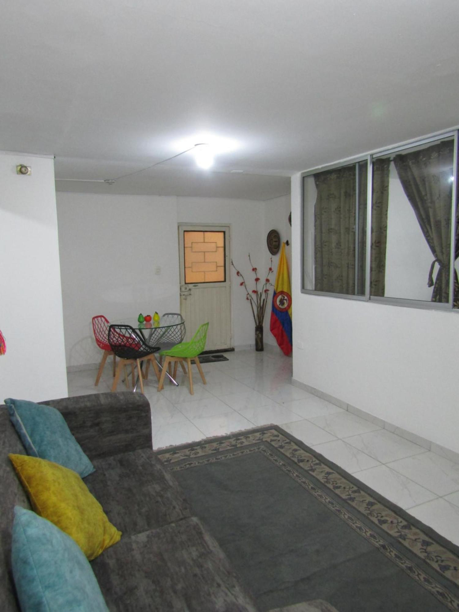 Pensión La Quinta Rent Short & Service
