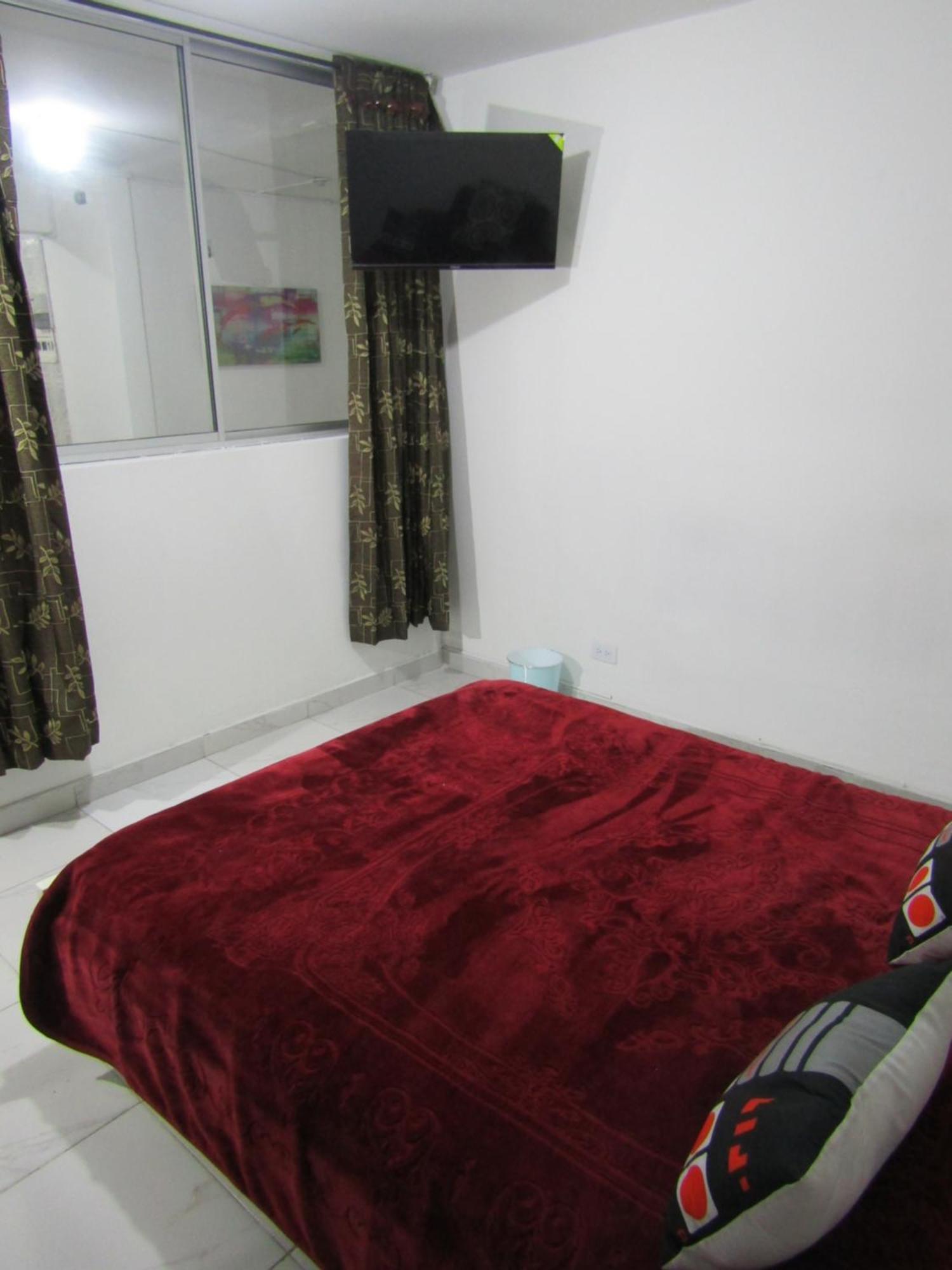 Pensión La Quinta Rent Short & Service *
