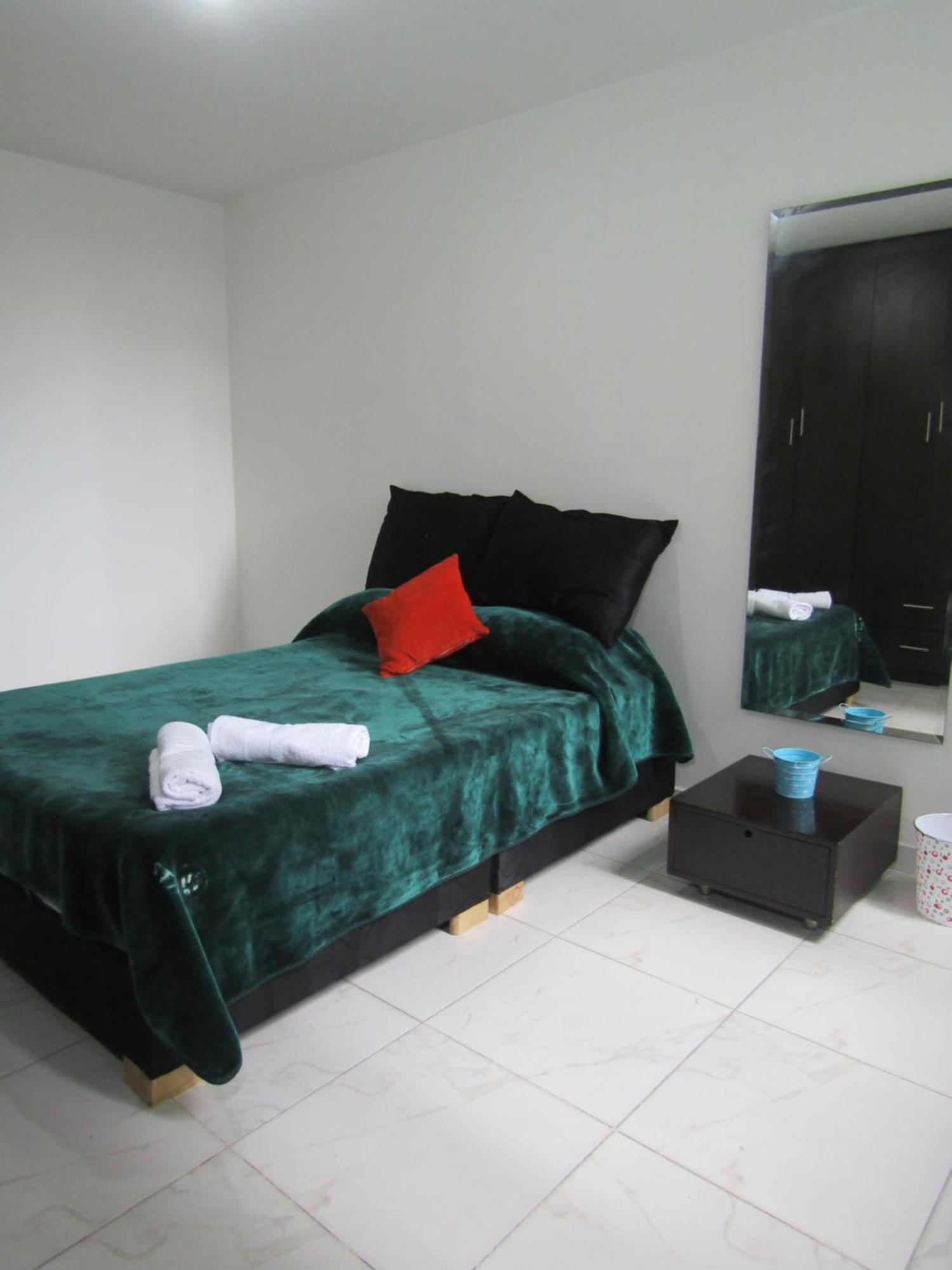 La Quinta Rent Short & Service Pensión