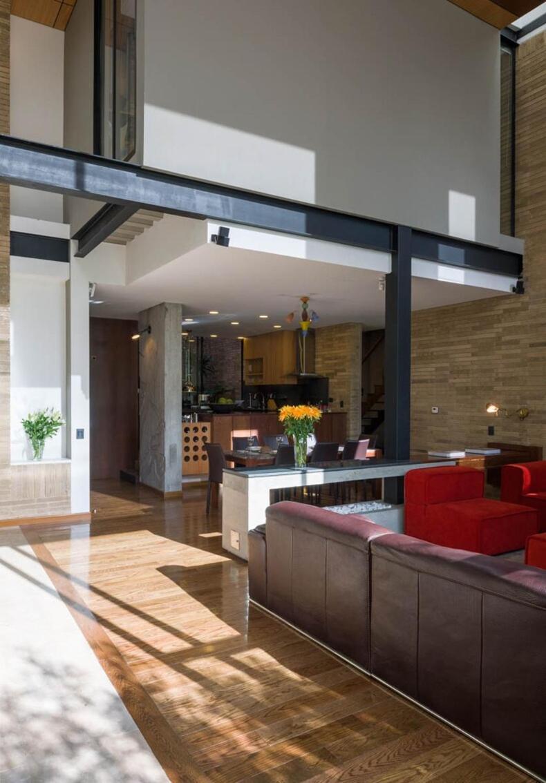 Magnificent Pent House In