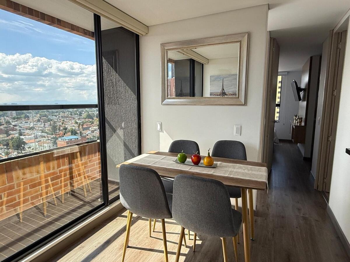 Moderno Cerca A Monserrate Apartamento