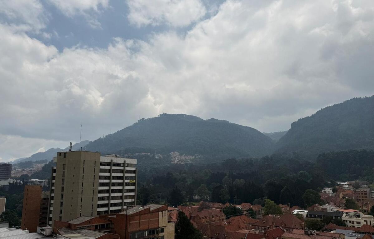 Moderno Cerca A Monserrate