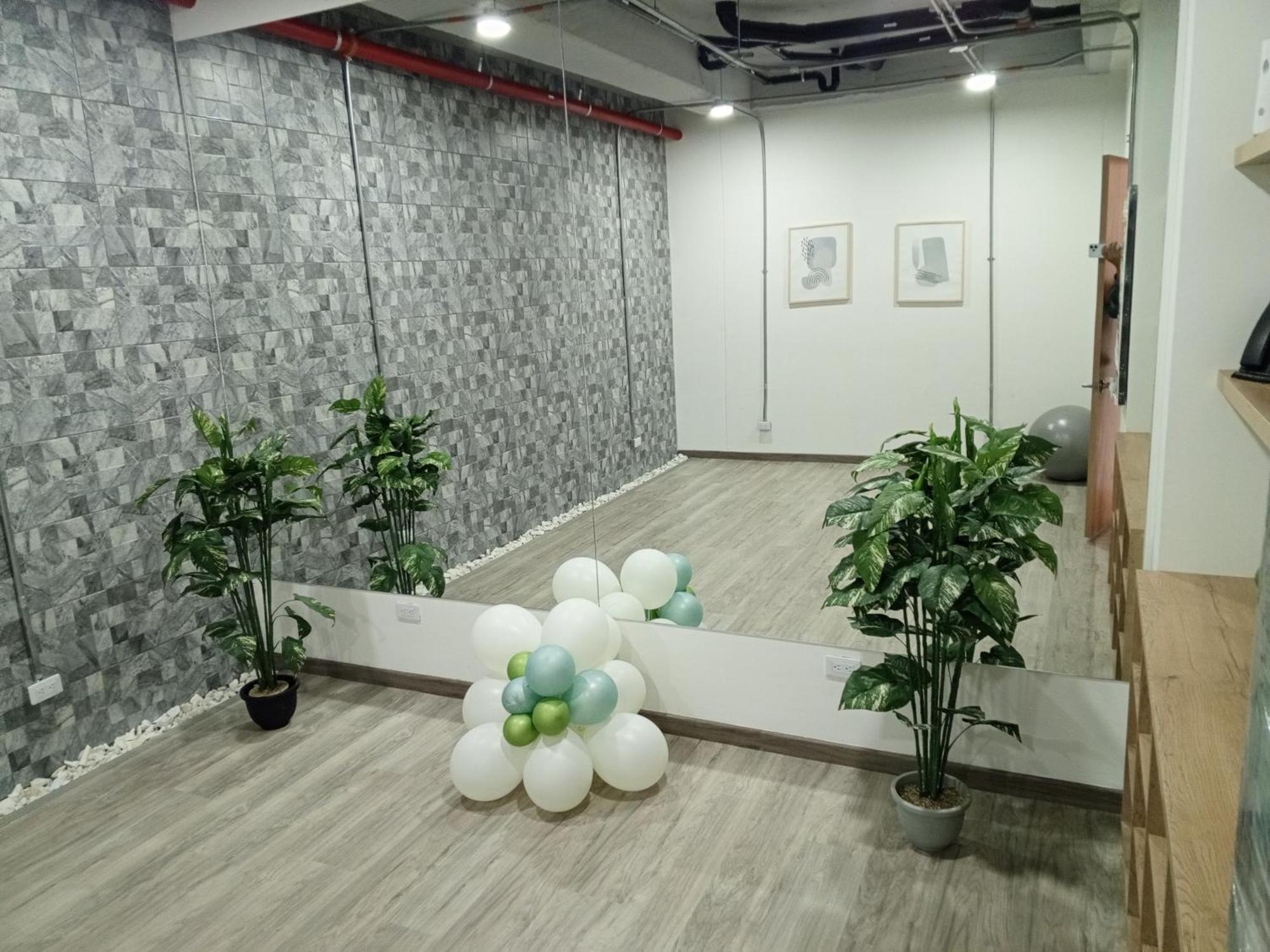 Apartamento Soul Santa Barbara Executive, Wifi 300 Megas, Big Queen Size Bed, Smart Tv Netflix, Walking Distance To Unicentro Mall, Starbucks In Front Of The Building, Location Bogotá