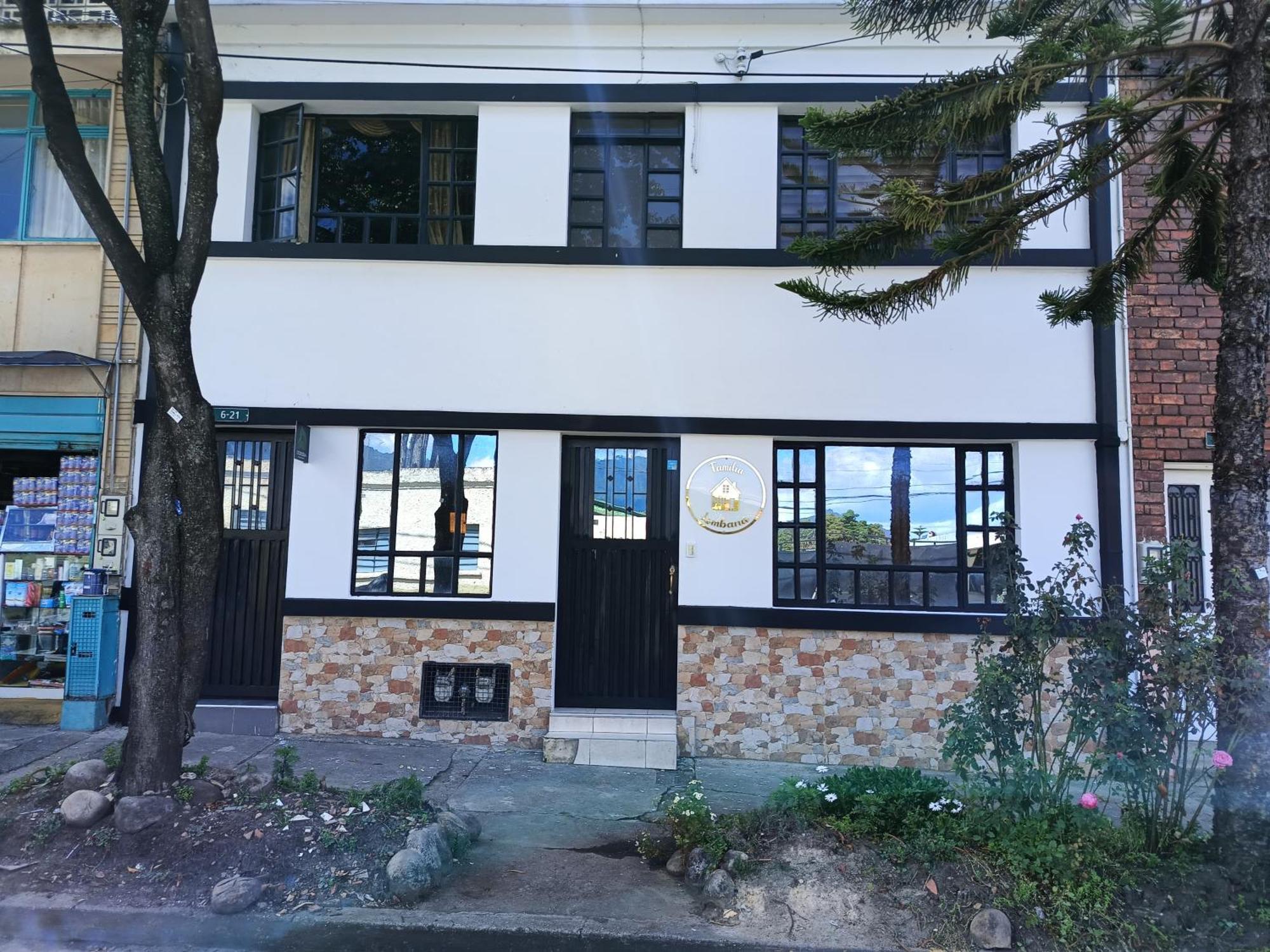 Pensión Familia Lombana