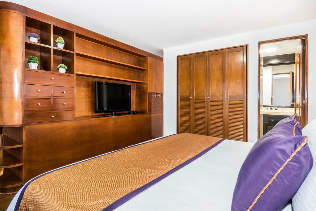Lloyds Apartasuites Parque 93 4*