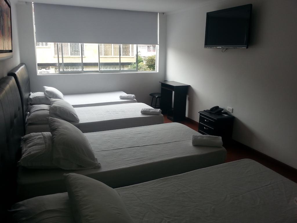 Hotel Feria Nova