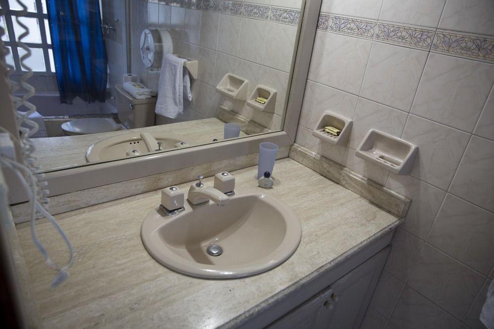 Hostal Real *