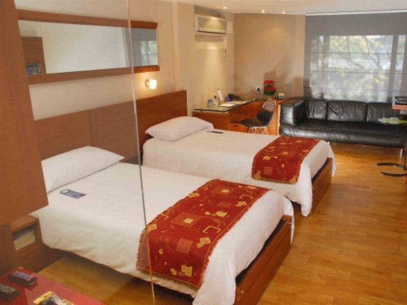 Hotel Nh Boheme Royal