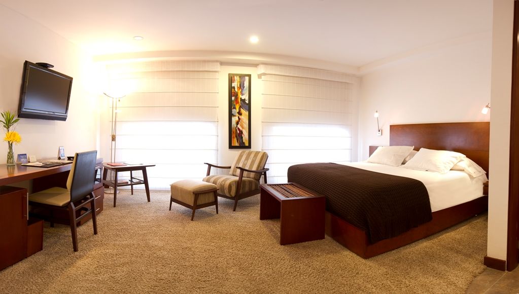 Hotel Nh Pavillon Royal