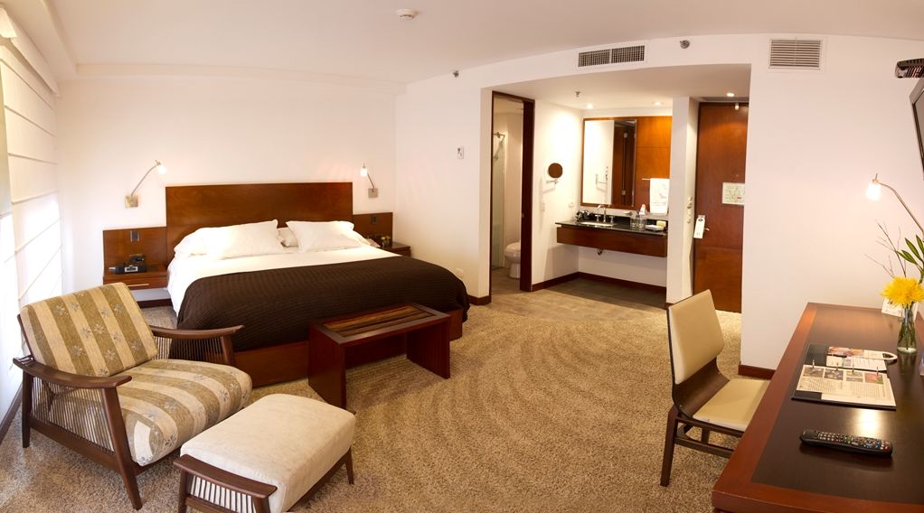 Hotel Nh Pavillon Royal 4*