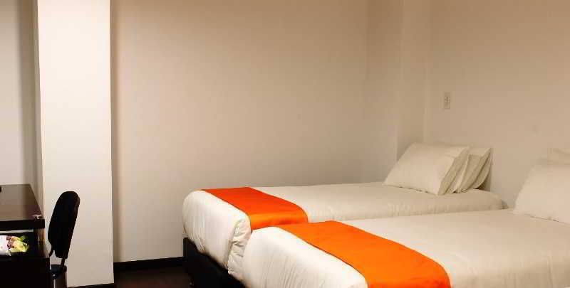 Sheridan Corferias Hotel 3*