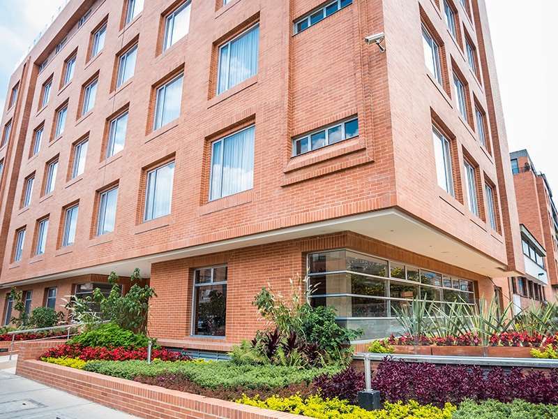 Apartahotel Plaza 4*
