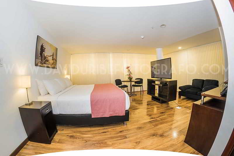 Hotel Sheridan Corferias 3*