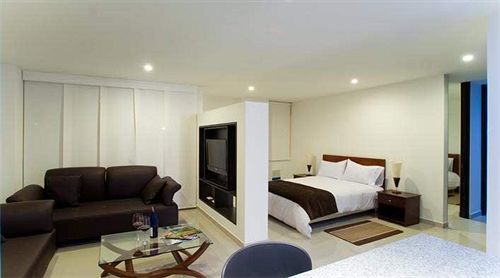 122 Plaza Apartahotel