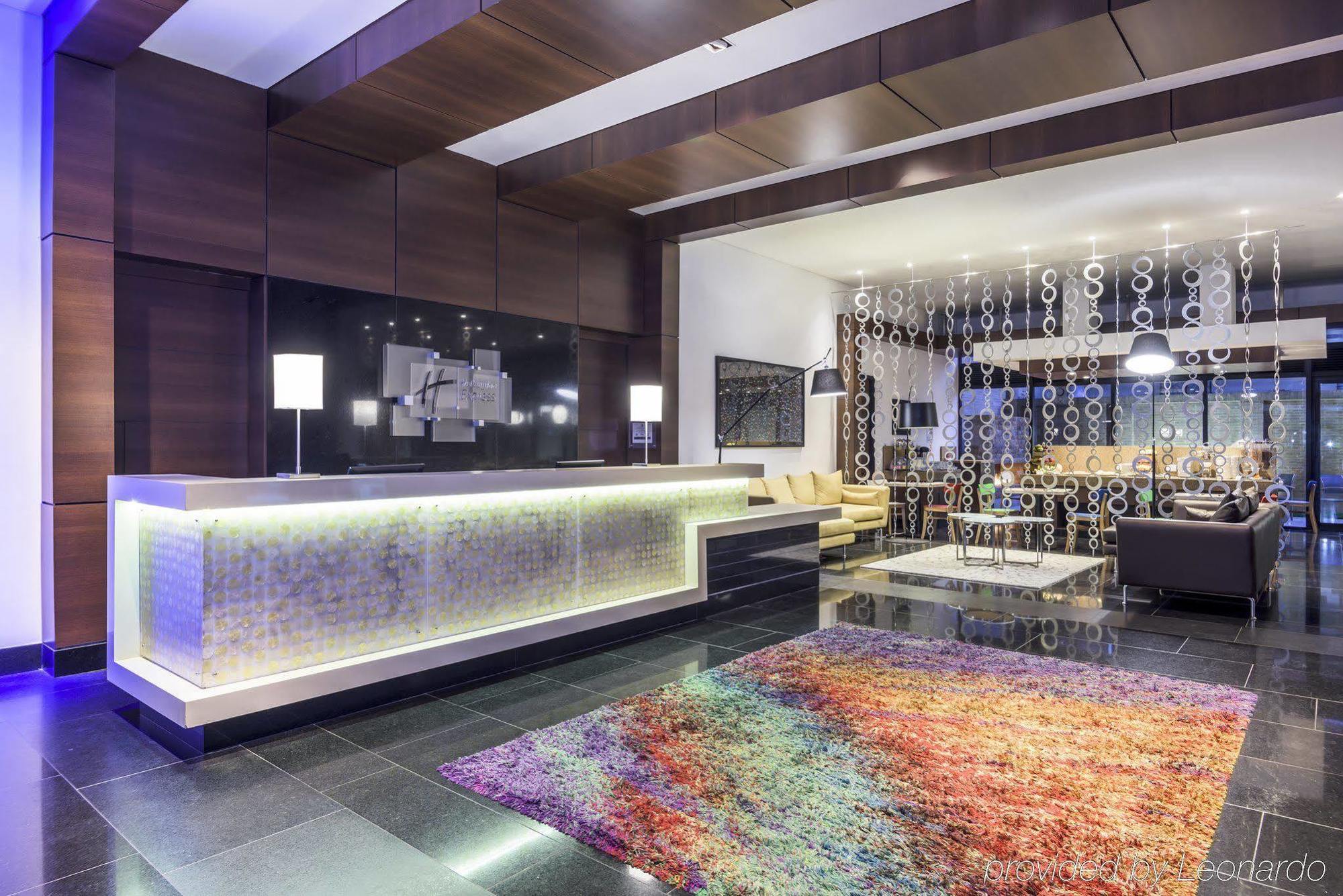 Express&suites Zona Financiera, An Ihg Hotel 4*
