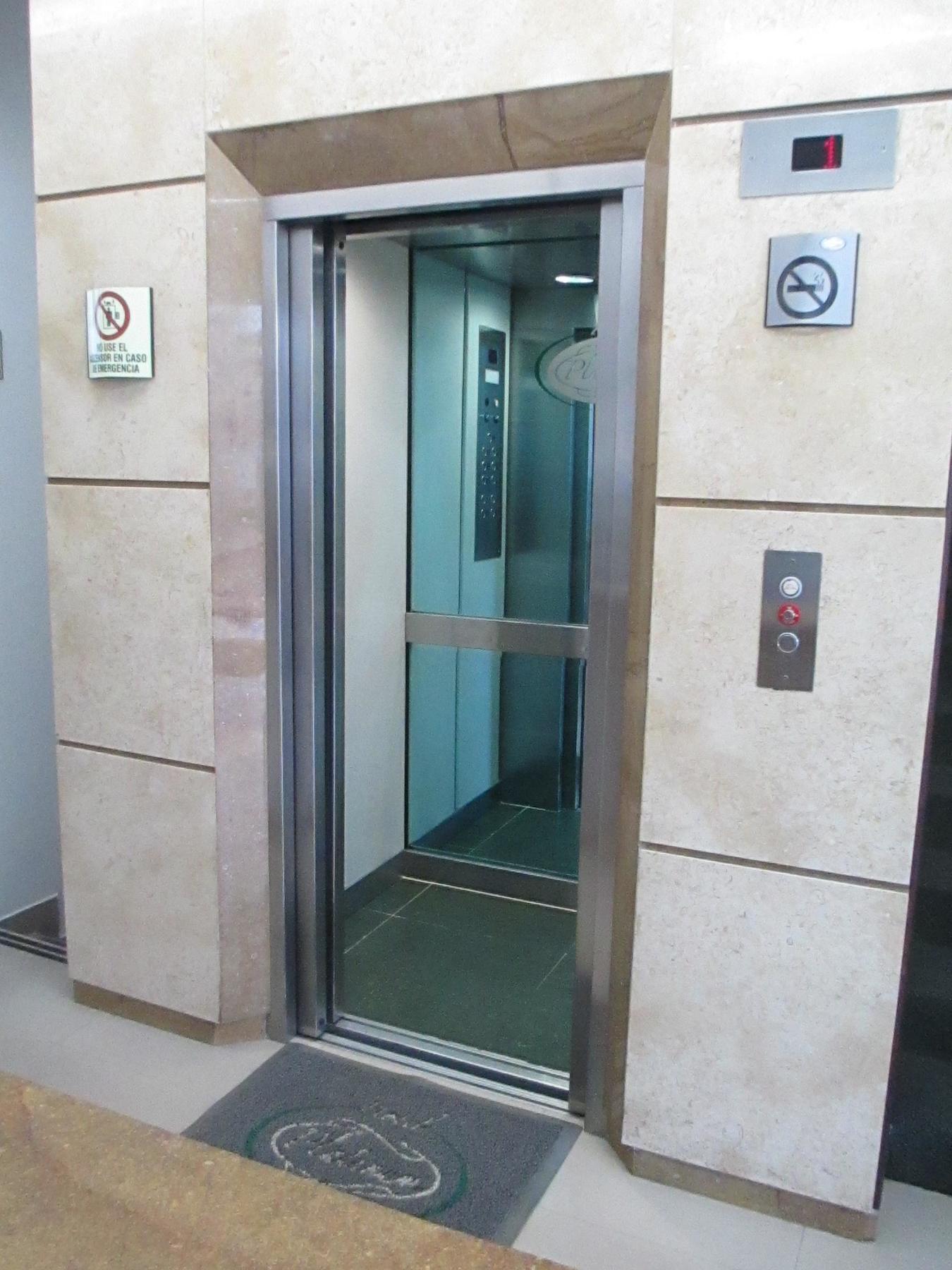 Platinum Hotel