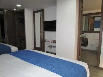 Hotel Aw Plaza Miranda 3*