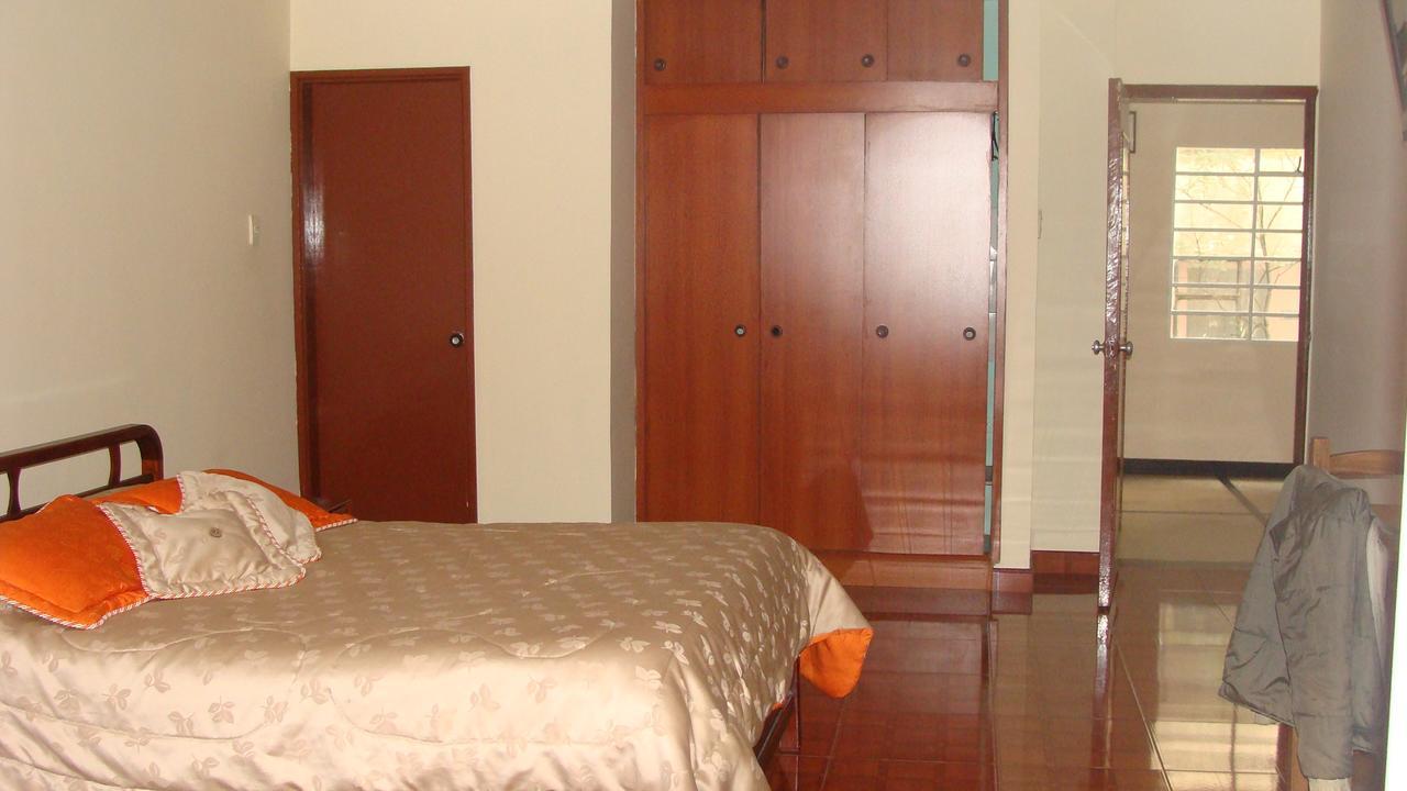 Hotel Manila Plaza 2*