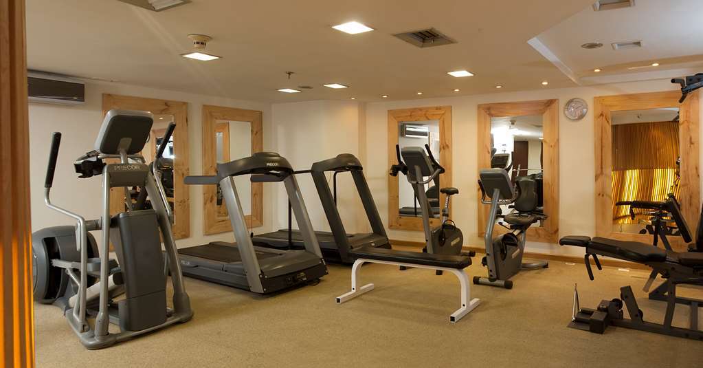 Embassy By Hilton - Rosales 5*