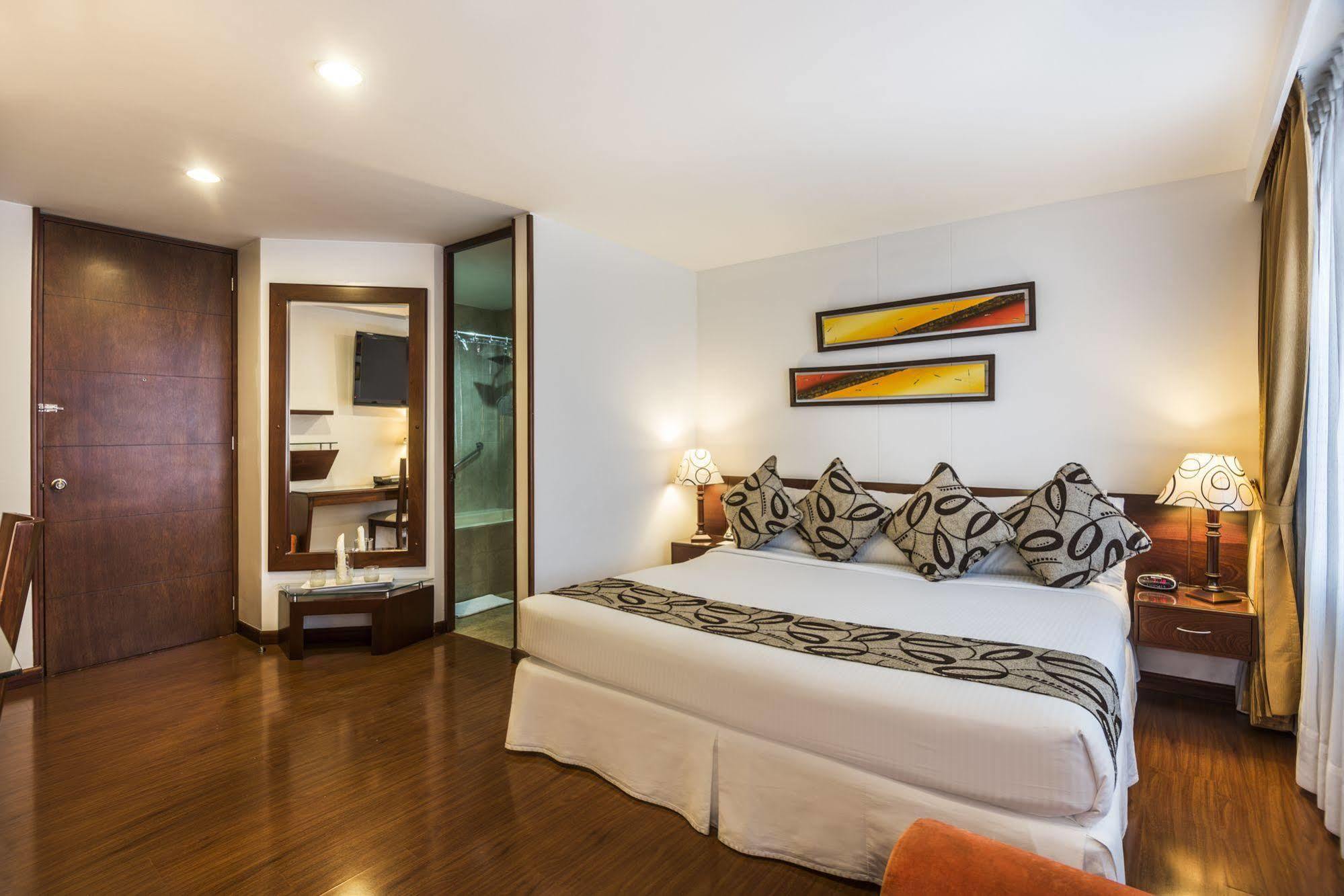 Platinum Hotel 4*