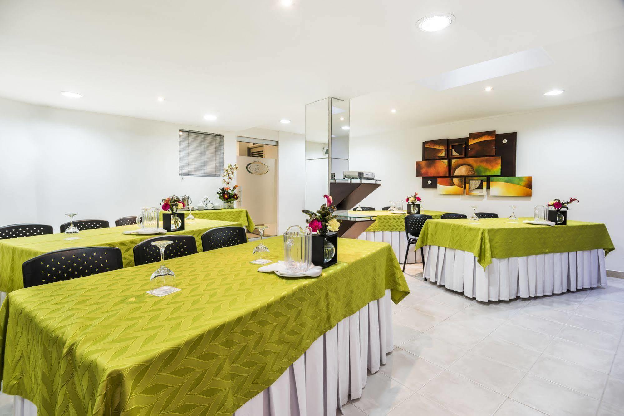 Platinum 4* Bogotá