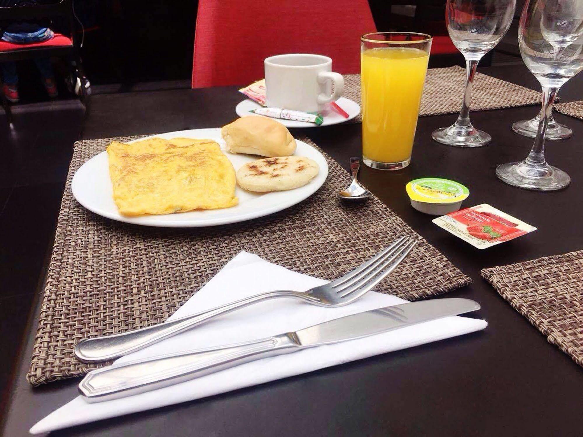 Virrey Hotel 3*