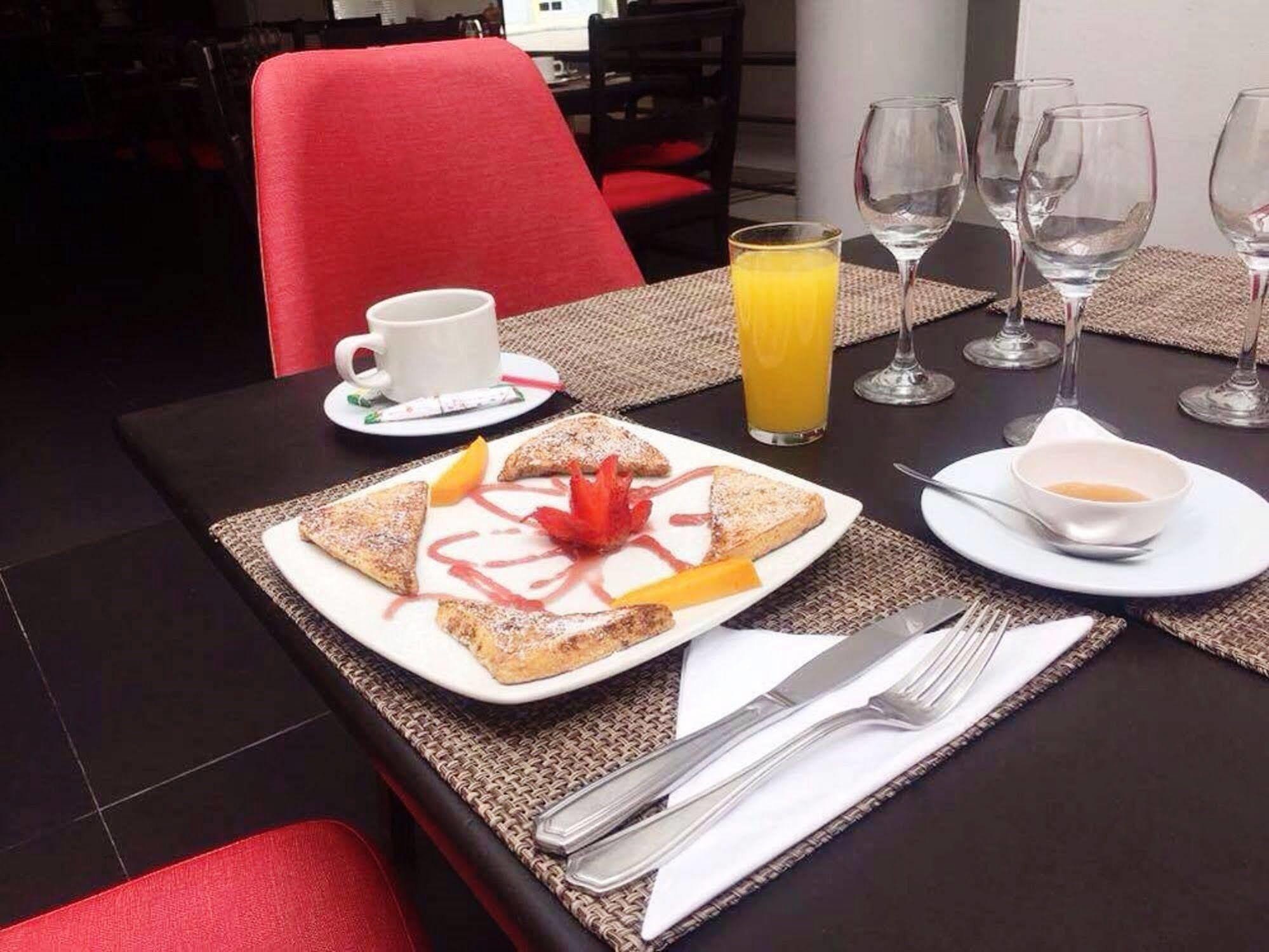 Virrey Hotel 3*
