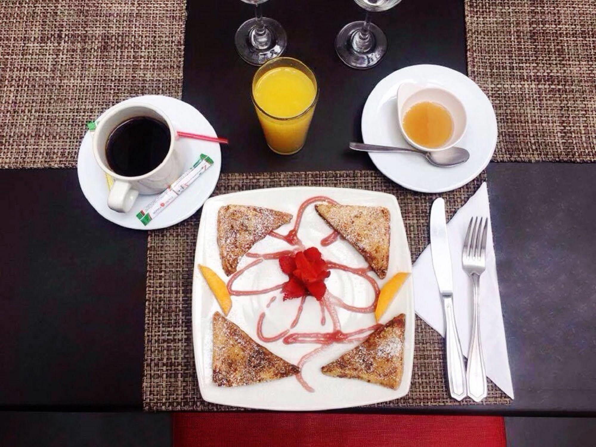 Virrey Hotel 3*