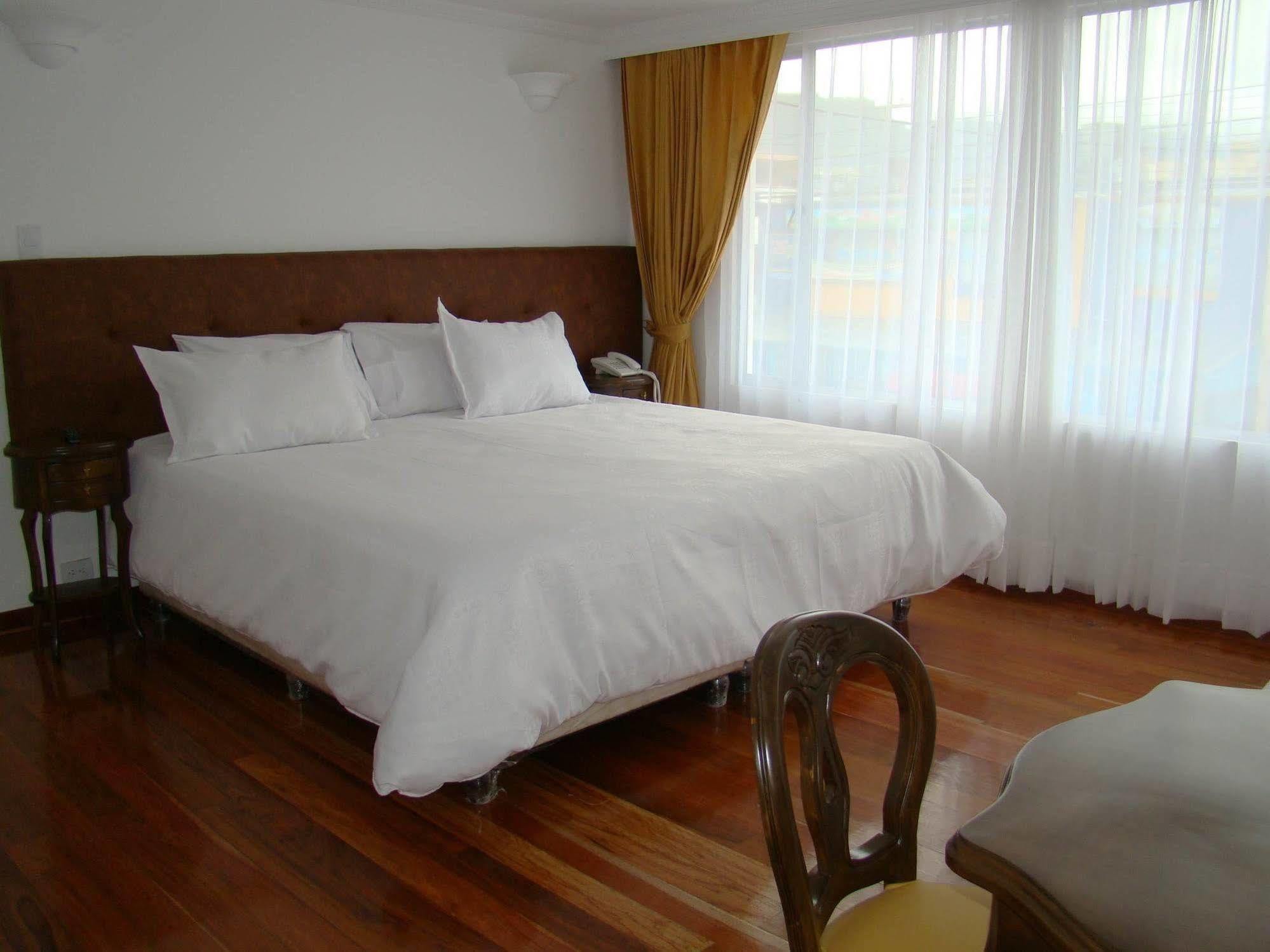 Boutique Feria Internacional 3*