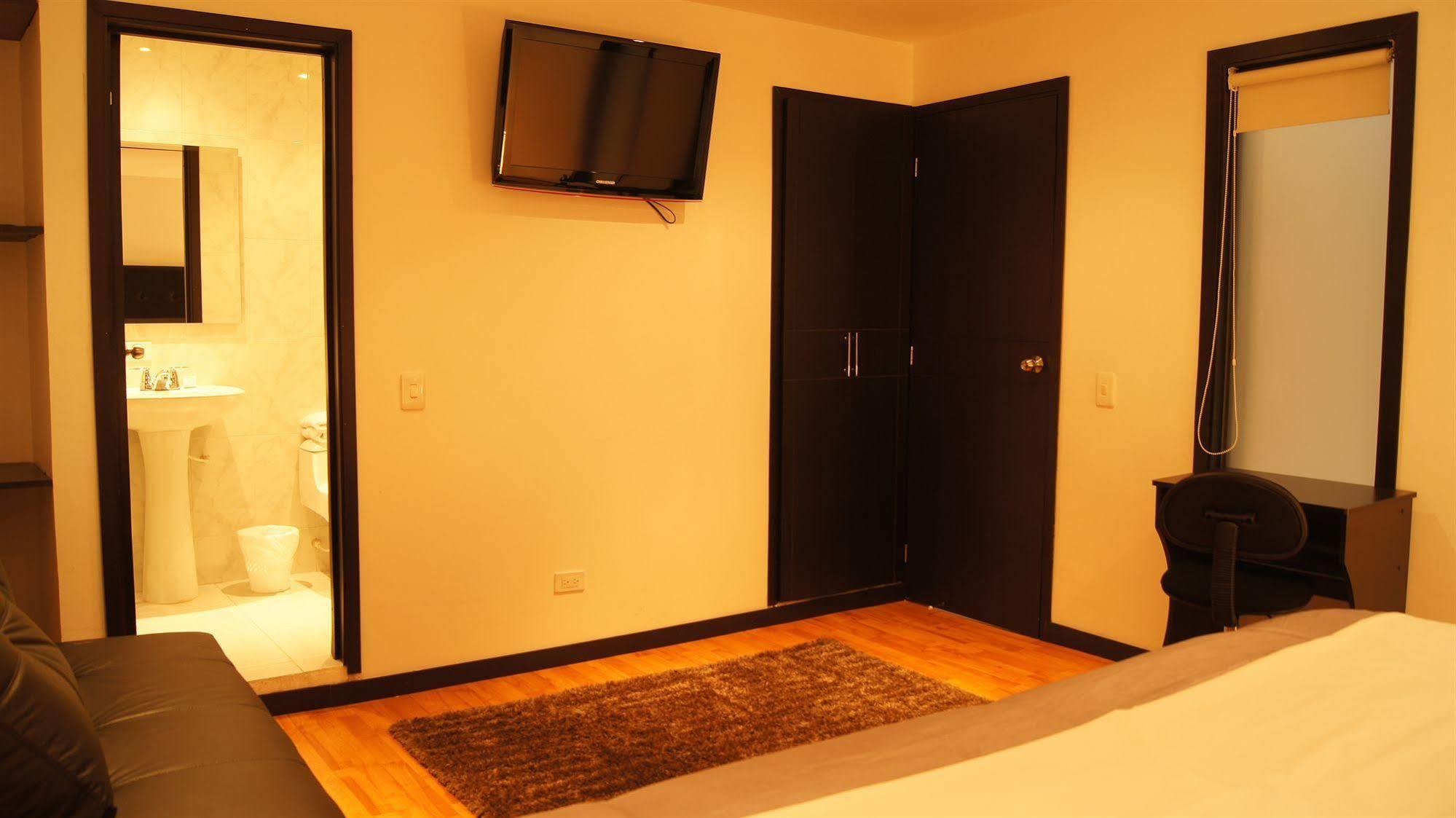 Dorado Plaza Hotel 3*