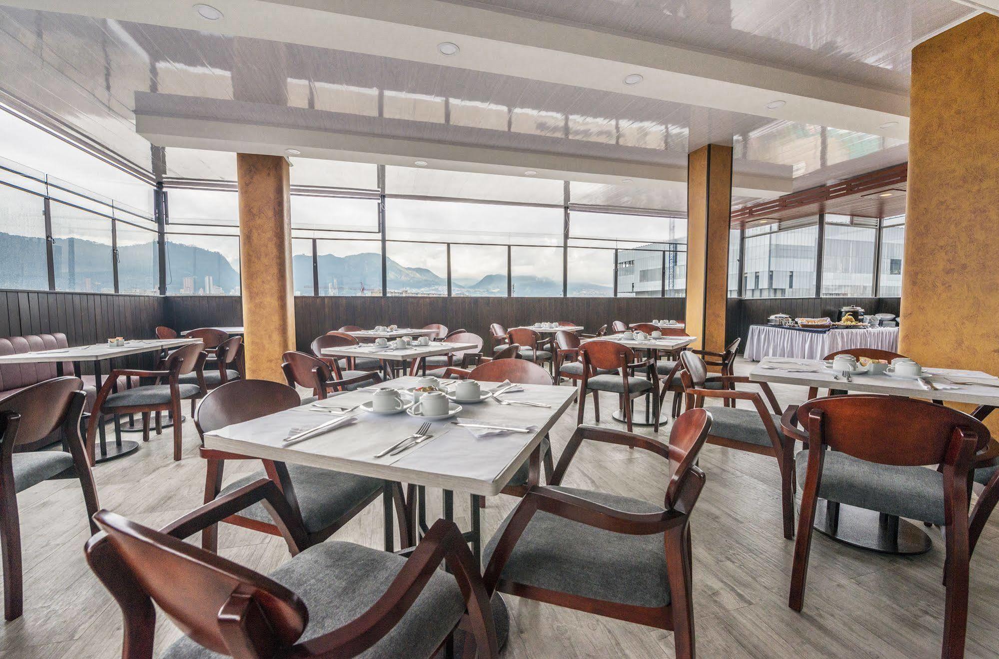 Grand Plaza Corferias Hotel 4*