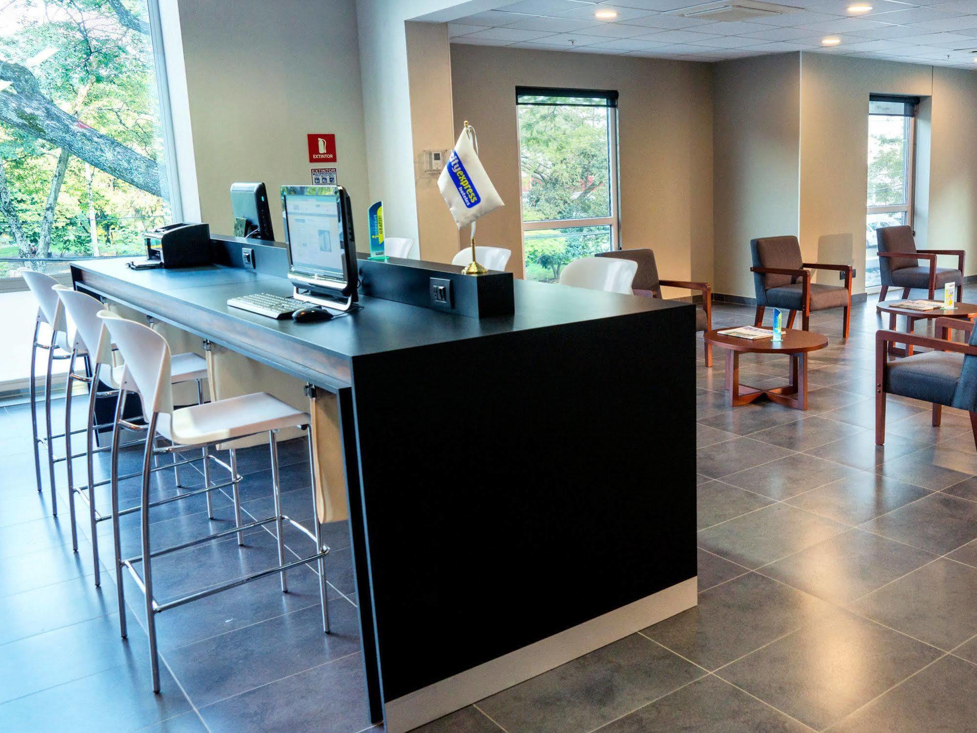 Express By Marriott Aeropuerto 4*