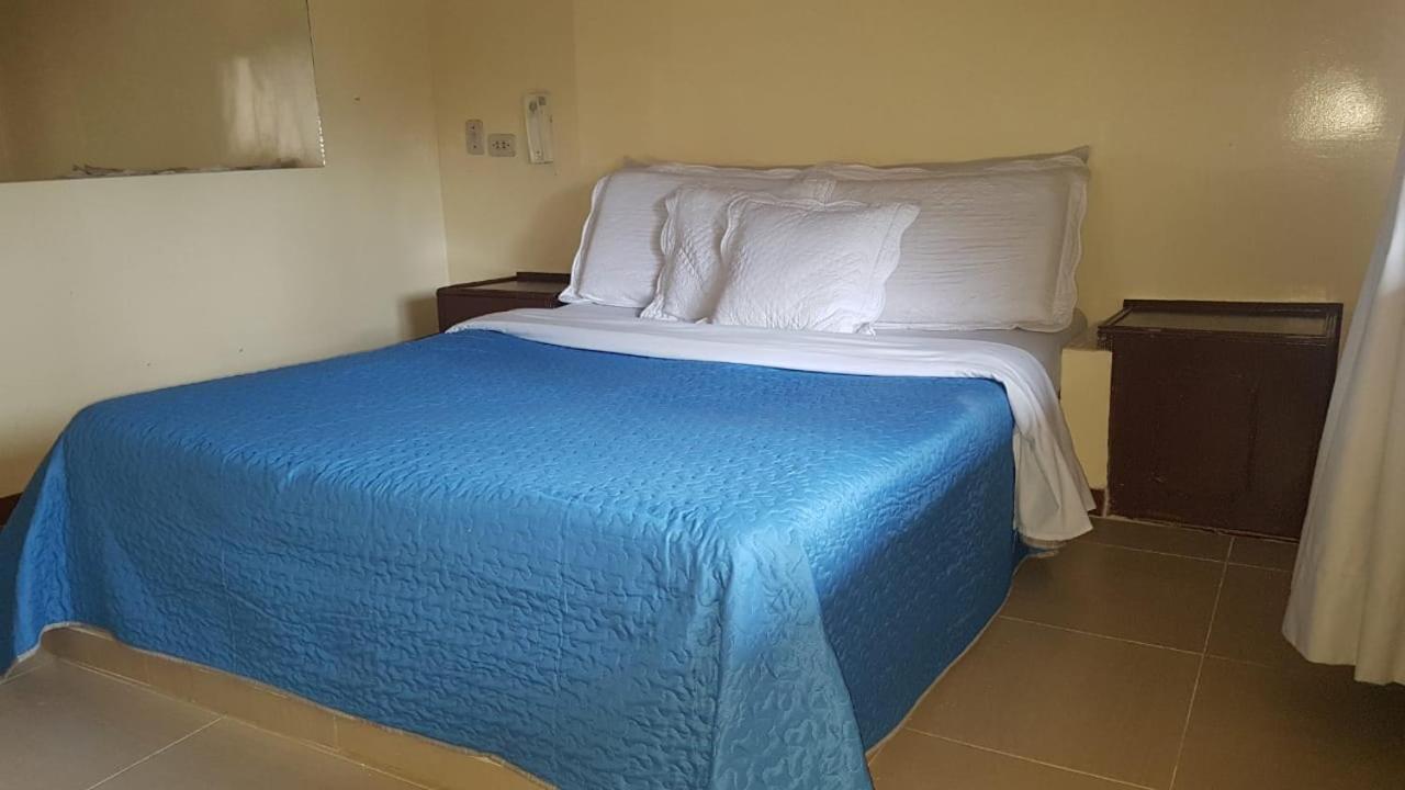 La Estancia Hotel *
