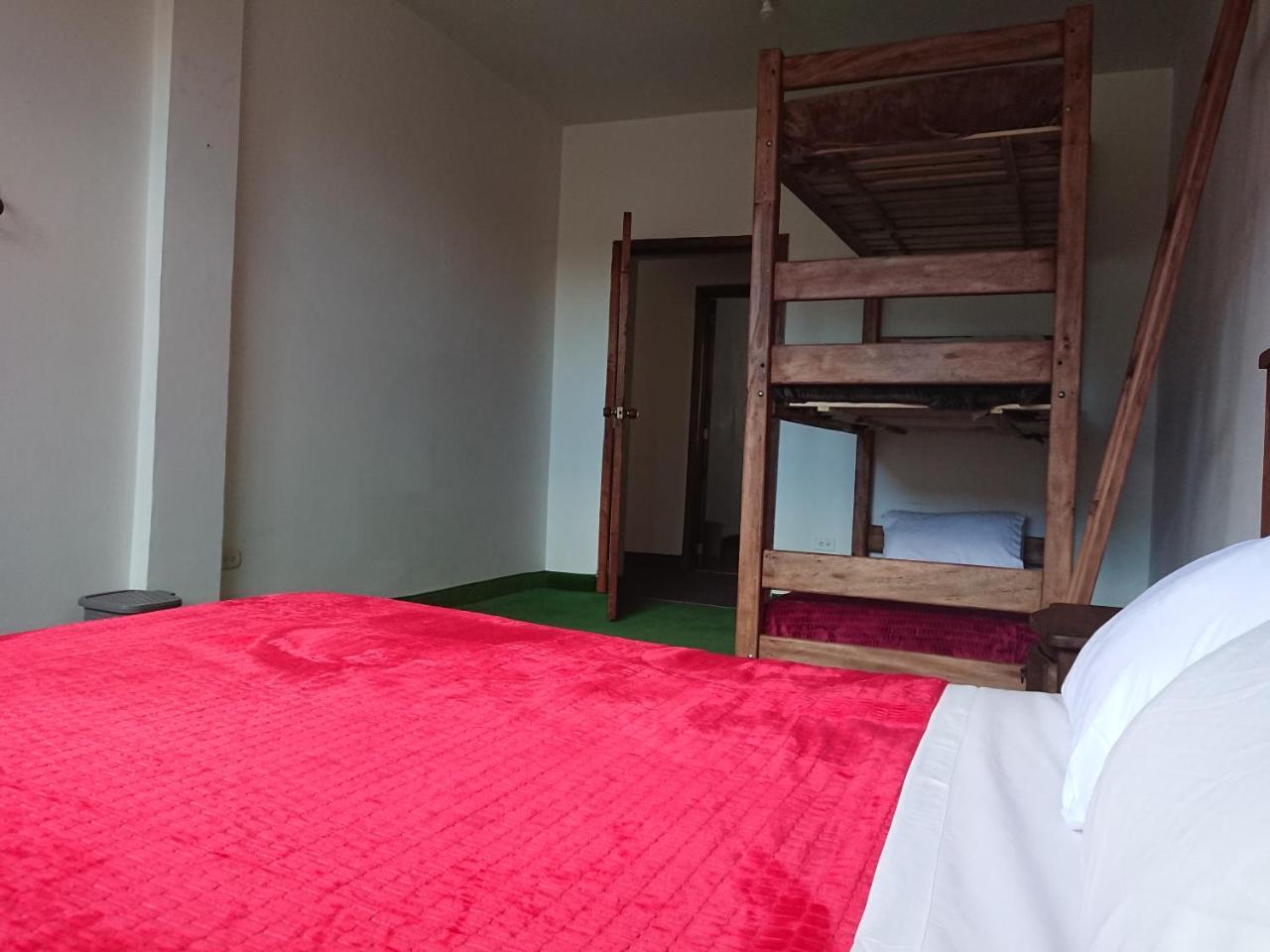 Hostal Cq Candelaria *