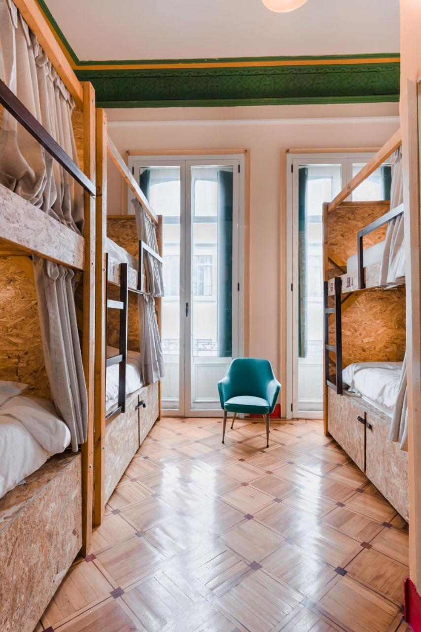 Hostal R10