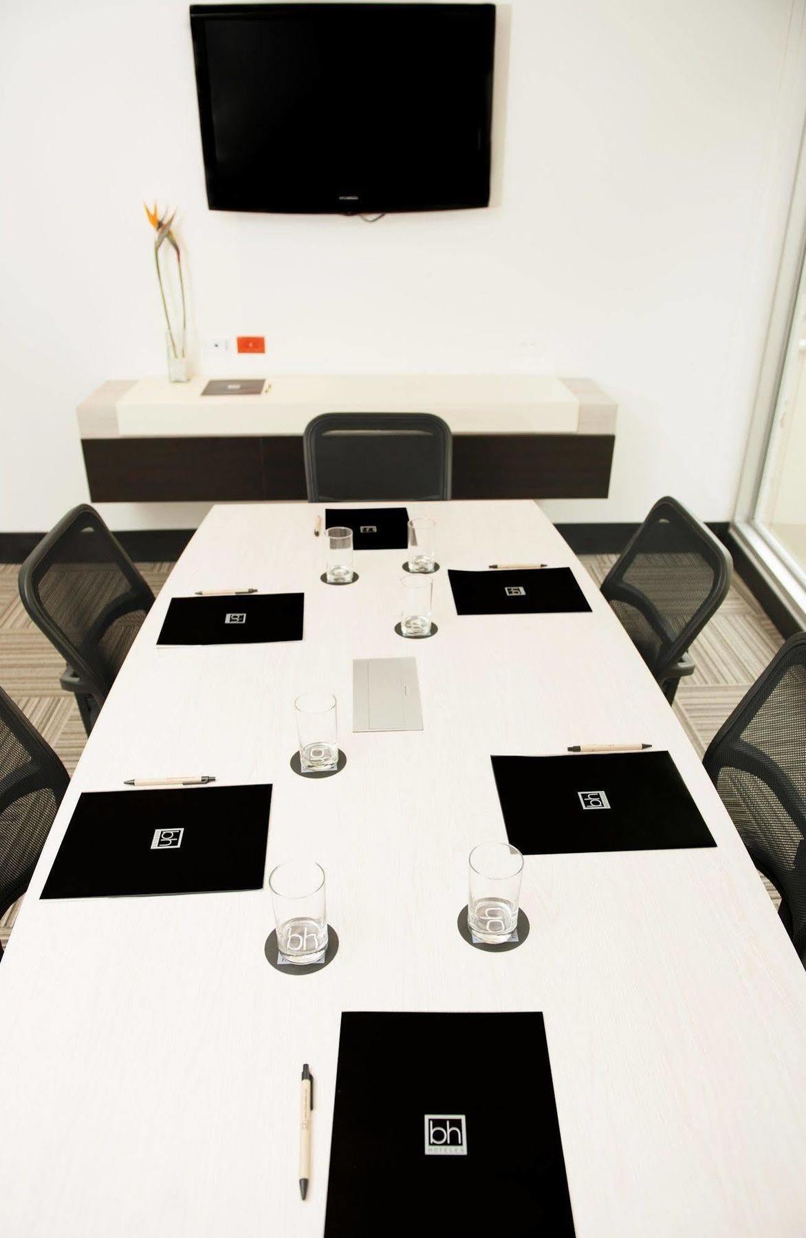 Bh Bicentenario Hotel 4*