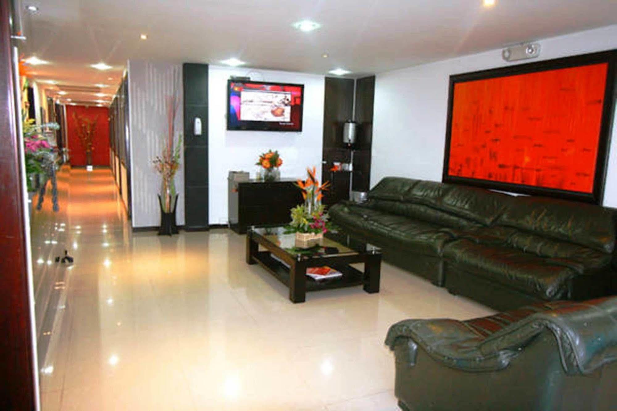 Hotel Expo Embajada